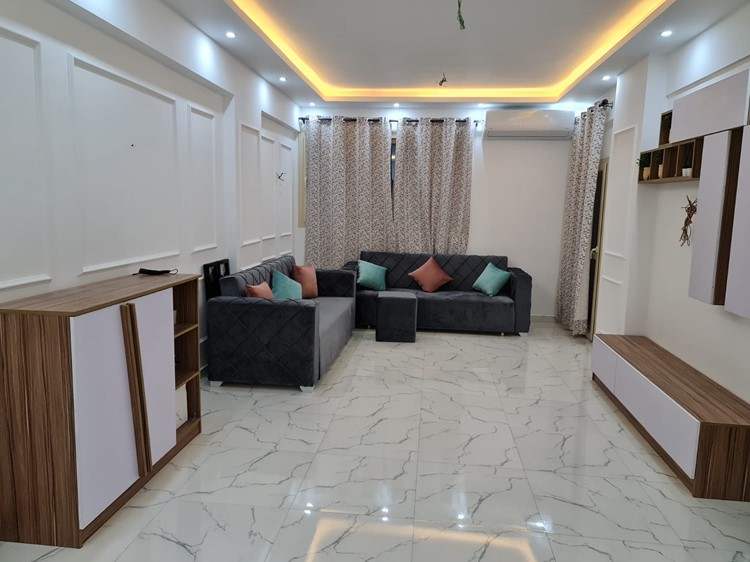 Luxuriöse und modern eingerichtete 2-Zimmer-Wohnung mit Meerblick zum Verkauf in Hurghada, Al Ahya. 