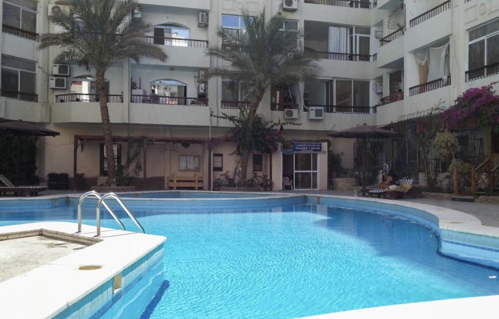 Möbliertes und ausgestattetes 1BD-Apartment in Hurghada, Solider-Gelände mit Pool. Am Meer