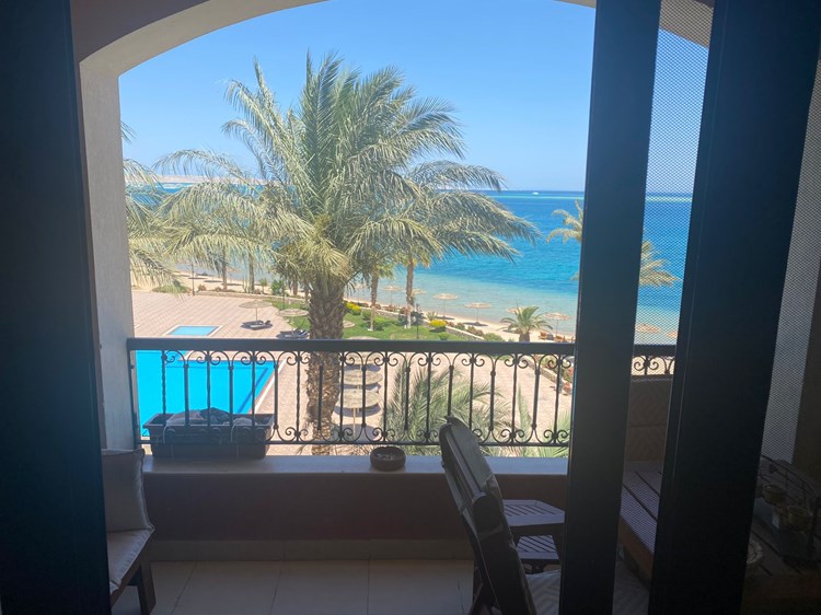 The best flat in Hurghada!Esplanade elite compound 2bd private beach direct seaview 