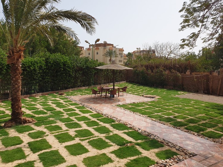 Unfurnished 2BD apartment in Hurghada, Mubarak 6 with huge private garden. Near the sea and Mamsha