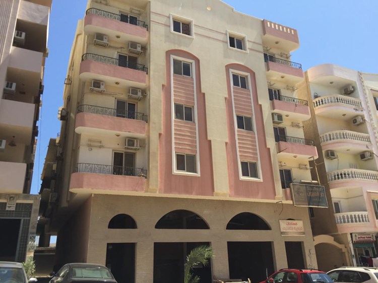 2 Bedrooms apartment for sale in El Kawther area with green contract. Near beach.
