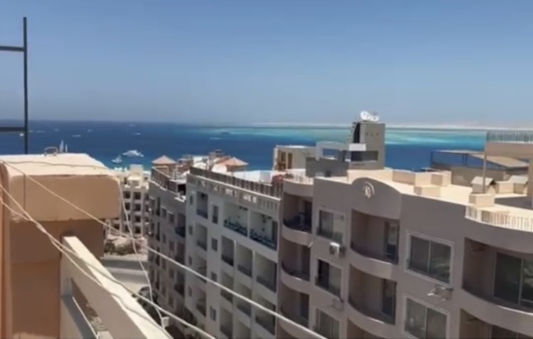 Exclusive! Luxury apartment 200 sq.m with private roof Sea View in Hadaba district, Hurghada