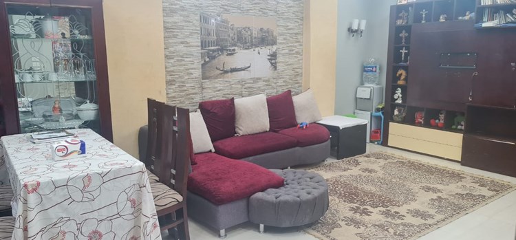 Spasious 2 bedrooms apartment with green contract in Metro street, Kawther. Close to public beach