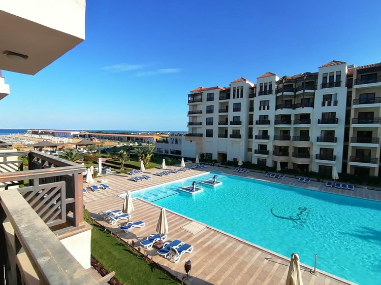 Luxusapartment im Hotel 5 * Samra Bay. Privatstrand + DER EINZIGE beheizte Pool in Hurghada !!!