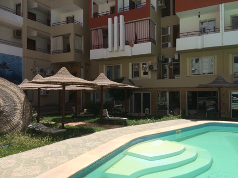 2 bedrooms flat for sale in compound with pool near Bowling Kauser. GREEN CONTRACT FOR APARTMENT!!!
