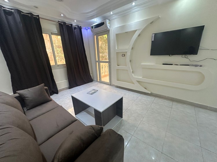 Modern möblierte & ausgestattete 3BD-Wohnung zur Miete in Hurghada bei El Gouna 
