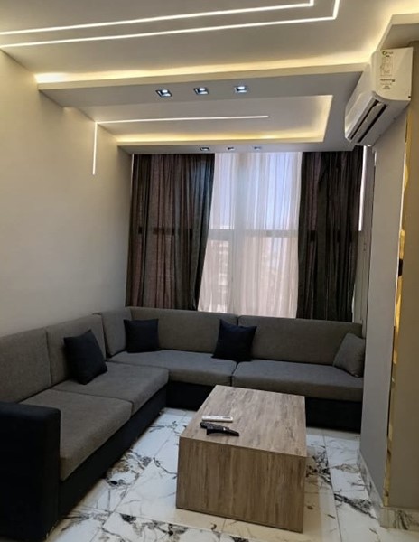 Luxuriöse Zwei-Zimmer-Wohnung zum Verkauf in Hurghada - Sheraton District vor dem Roma Hotel