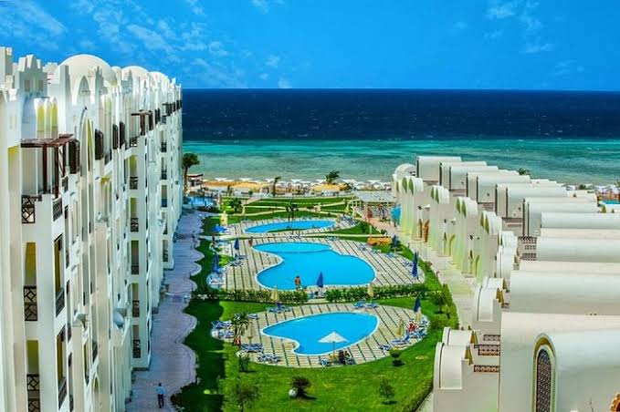 Furnished & equipped 1BD apartment in Gravity Sahl Hasheesh 5* hotel on first line 