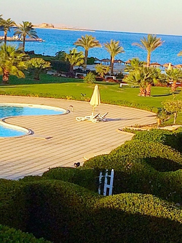 One bedroom apartment in hotel 5 stars Ocean Breeze Sahl Hasheesh. Private beach 