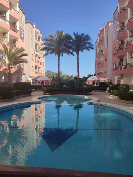 Furnished 2BD apartment in Desert Pearl Hurghada. Swimming pool, close to Mamsha promenade and beach