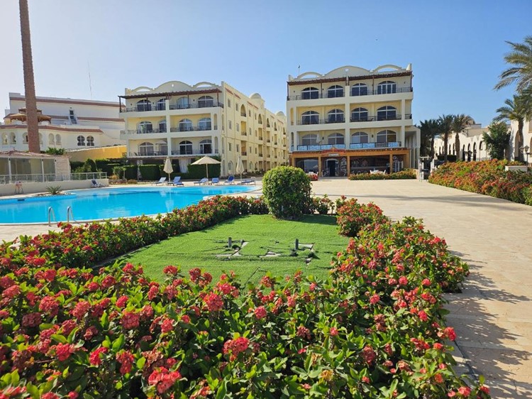 Property in Sahl Hasheesh. Furnished 1BD apartment at Palm Beach Piazza Sahl Hashesh with beach