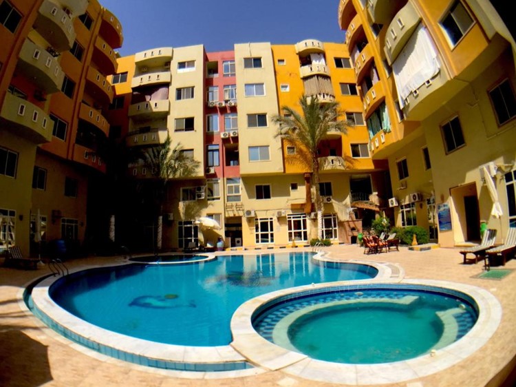 Two bedrooms apartment in Arabia Diamond Hurghada with pool. Green contract. Near the sea 