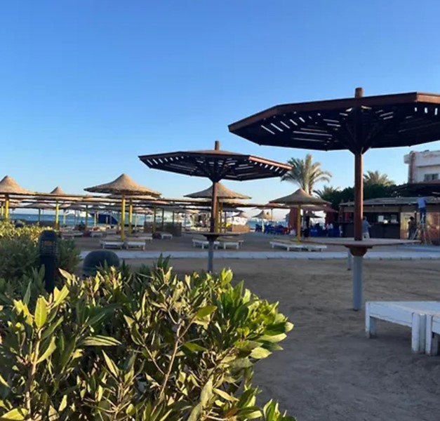 Chalet mit Meerblick direkt am Strand zu verkaufen im Touristic Center Hurghada. Privatstrand