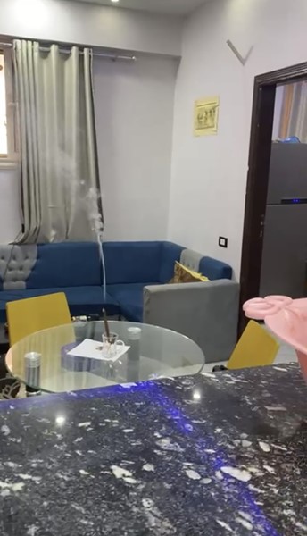 Möblierte Zwei-Zimmer-Wohnung zum Verkauf in Hurghada in der Nähe des öffentlichen Strandes