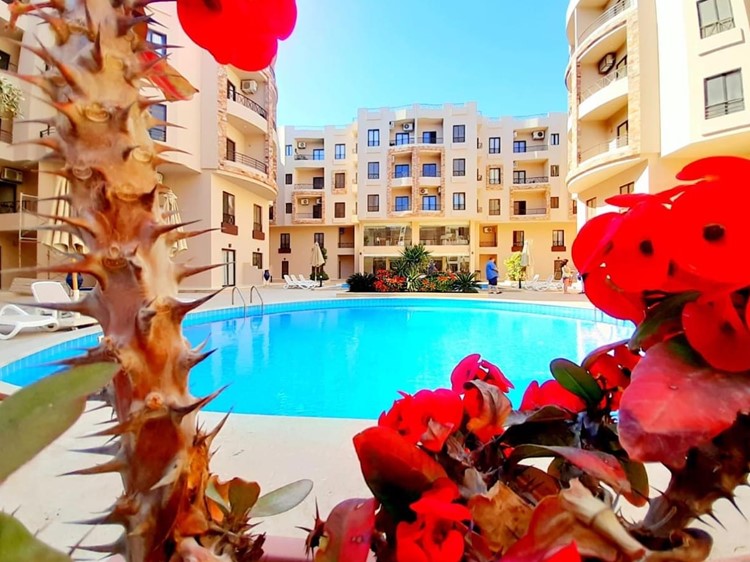 Schöne, modern eingerichtete und ausgestattete 2BD-Wohnung im Aqua Tropical Resort Hurghada, Al Ahya