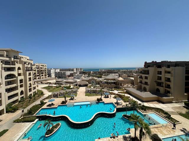 Elegant 1-Bedroom Rooftop Apartment in AlDau Heights Hurghada with Mountain View | Mamsha Promenade 