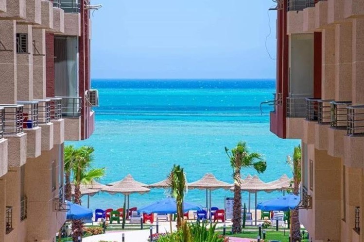 Best offer! Furnished studio for sale in Casablanca Beach Hurghada, Al Ahyaa. Private beach, pools.