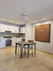 TAWAYA SAHL HASHEESH. MODERN MÖBLIERTE 1BD-WOHNUNG ZUM VERKAUF IN SAHL HASHEESH / KEINE WARTUNG