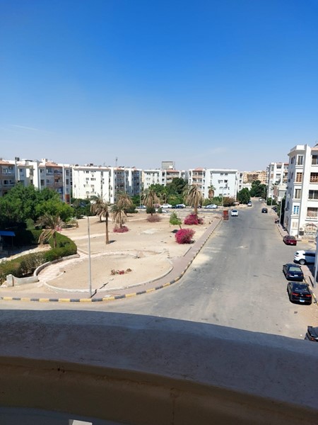 Empty 2 bedrooms apartment for sale in Mubarak 2. Near beach. Without maintenance 