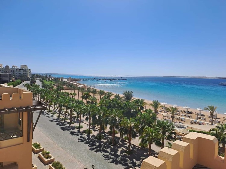 Spectacular sea view, fully furnished and equipped 2BD apartment in Tawaya Sahl Hasheesh.