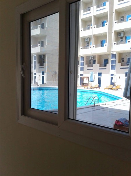 One bedroom apartment in Hurghada, Al Ahyaa area in compound with pool near the free public beach